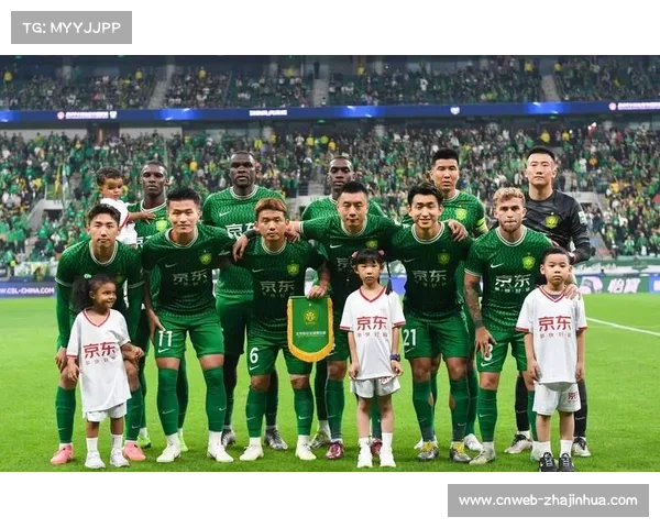 国安主场对阵梅州,球迷高歌助威法比奥冲击金靴 国安主场对阵梅州,球迷高歌助威法比奥冲击金靴